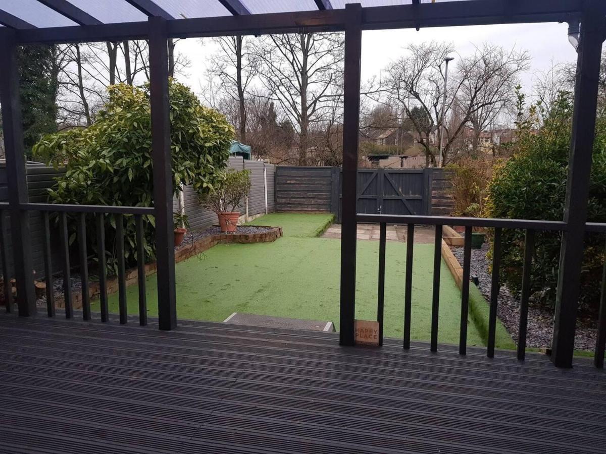 Villa Bright 4-Bed House 15 Min To Manchester Centre Exterior foto