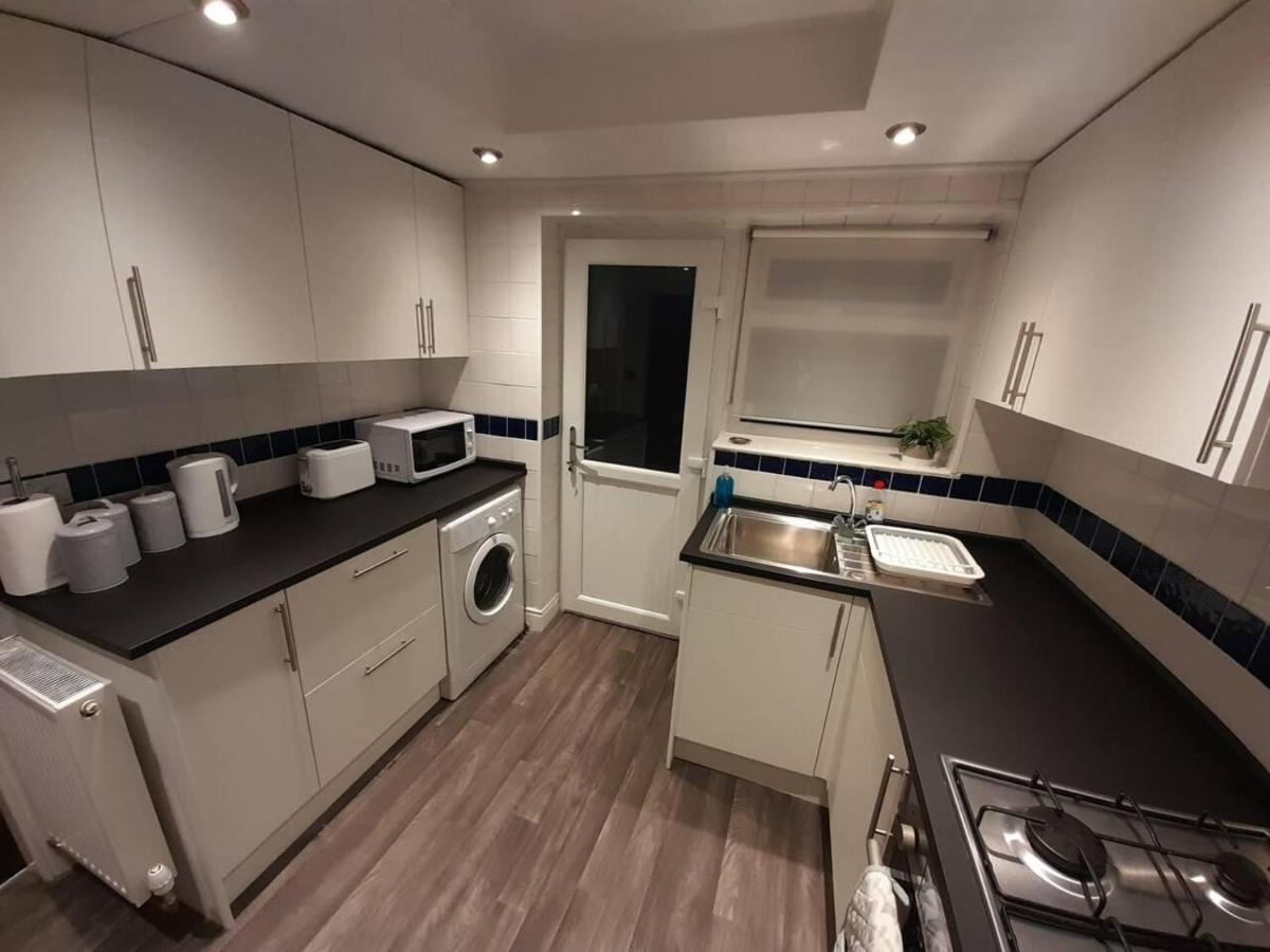 Villa Bright 4-Bed House 15 Min To Manchester Centre Exterior foto