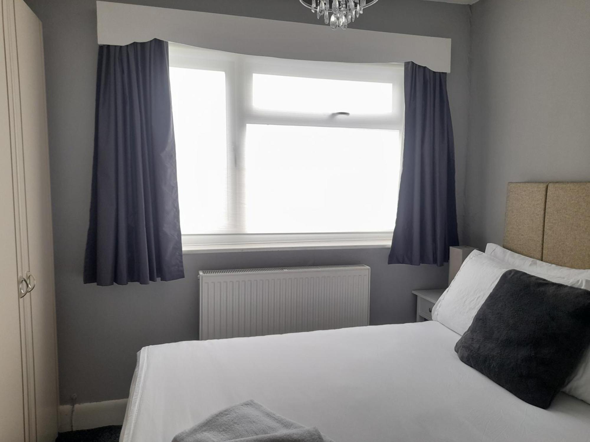 Villa Bright 4-Bed House 15 Min To Manchester Centre Exterior foto