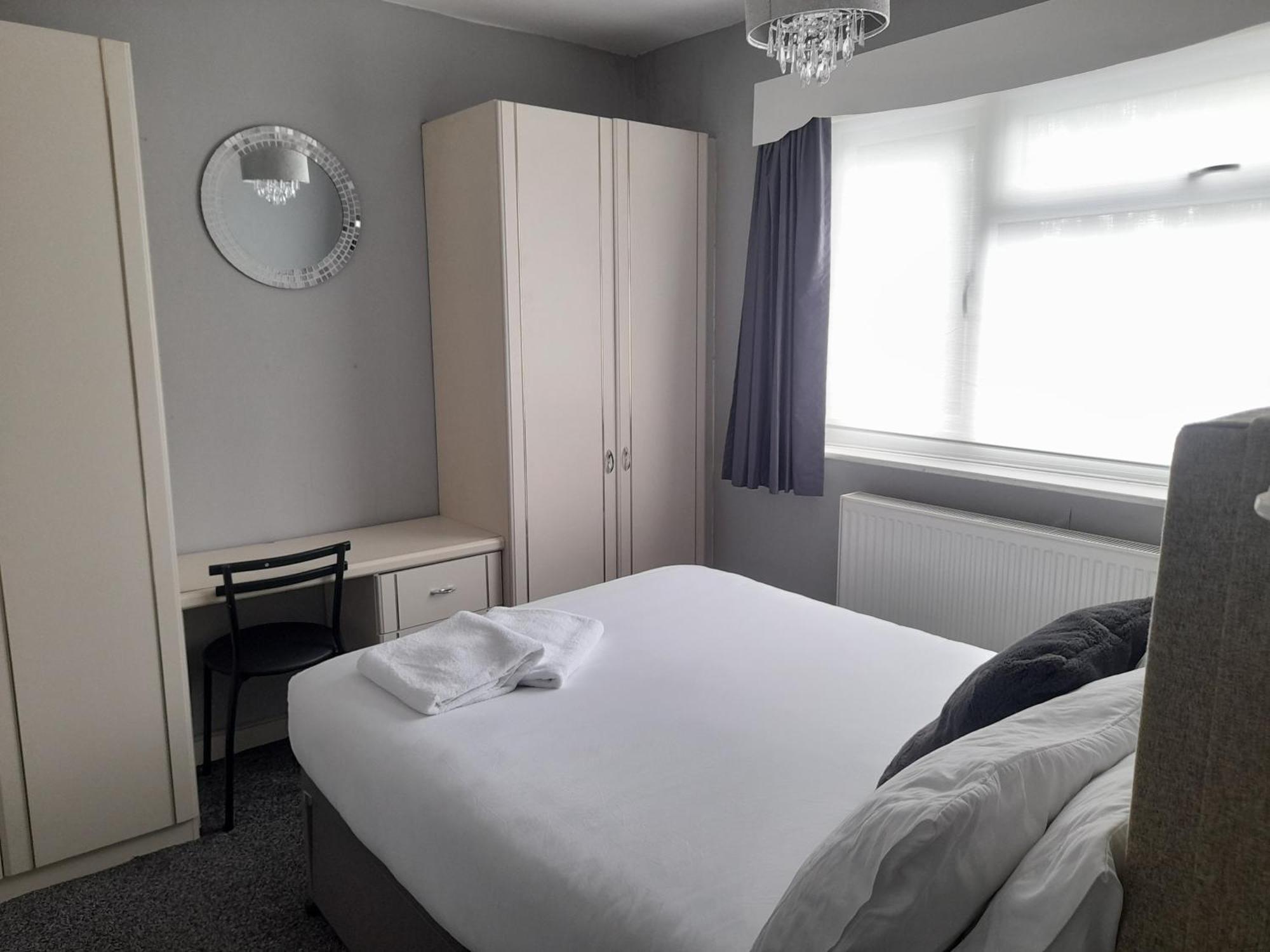 Villa Bright 4-Bed House 15 Min To Manchester Centre Exterior foto