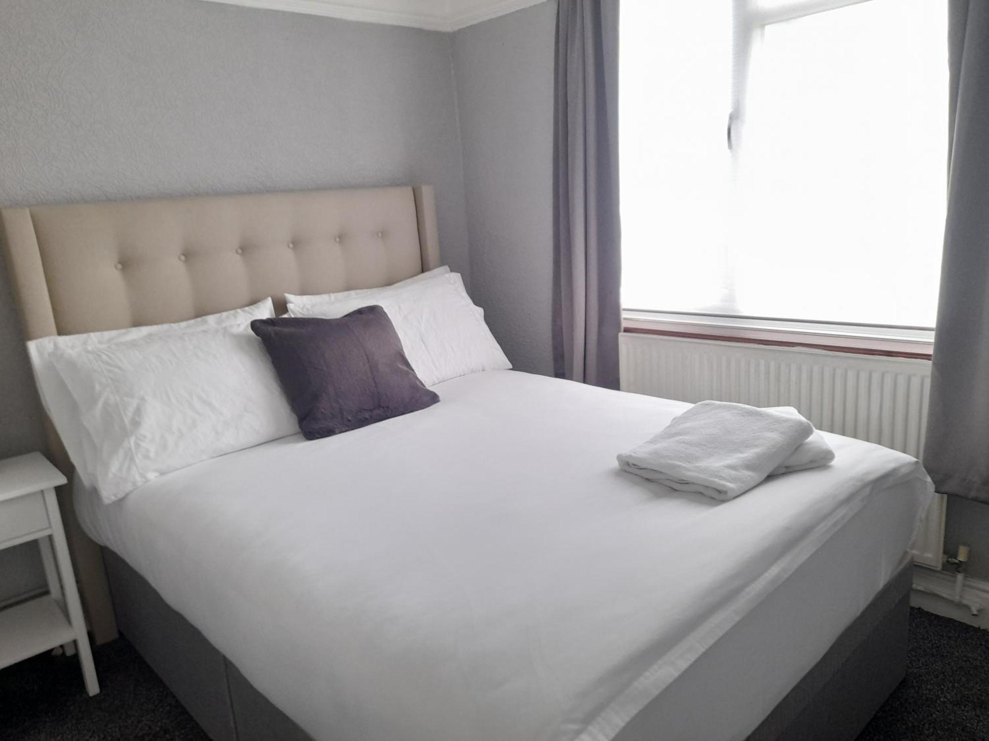 Villa Bright 4-Bed House 15 Min To Manchester Centre Exterior foto