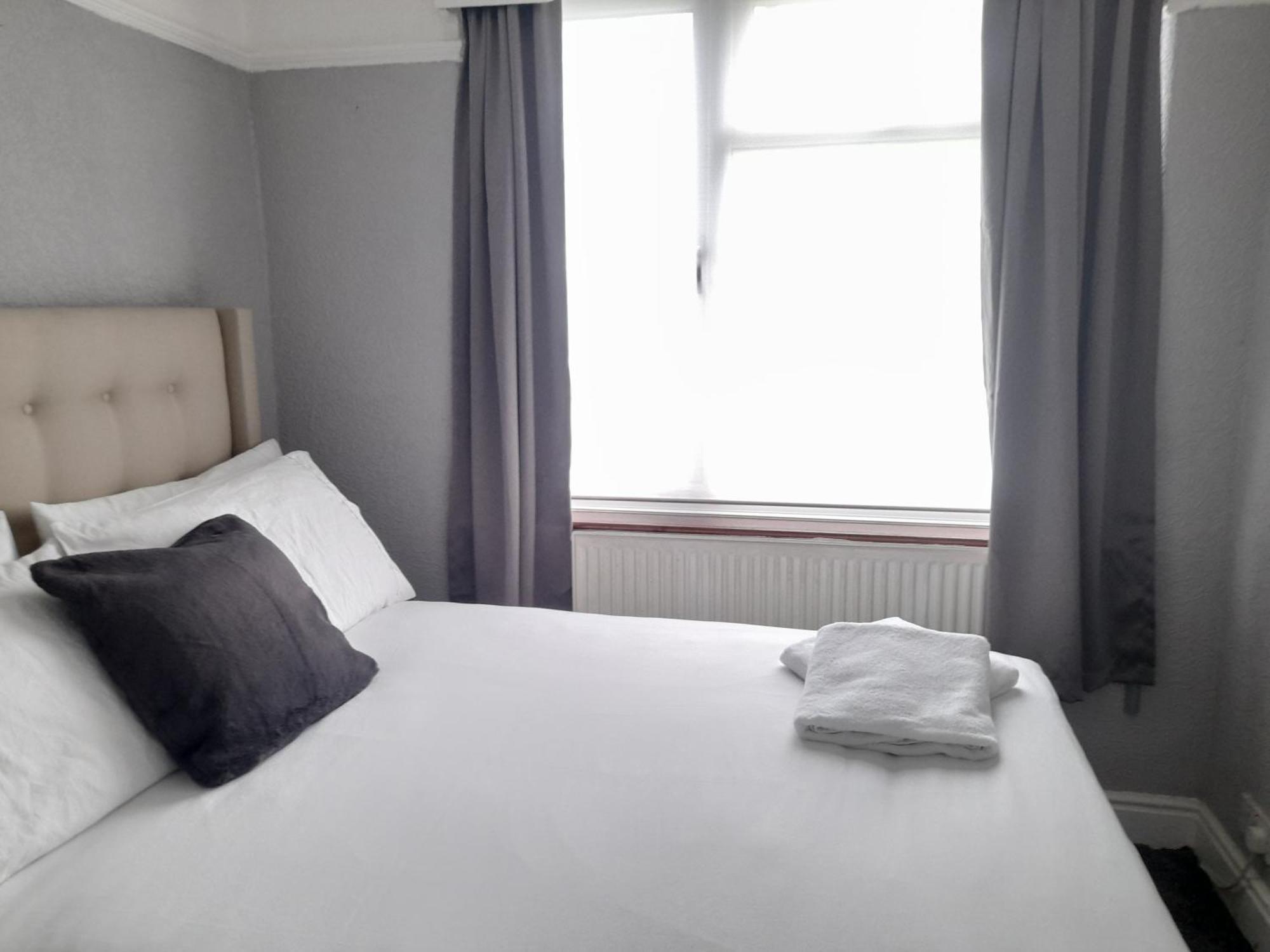 Villa Bright 4-Bed House 15 Min To Manchester Centre Exterior foto