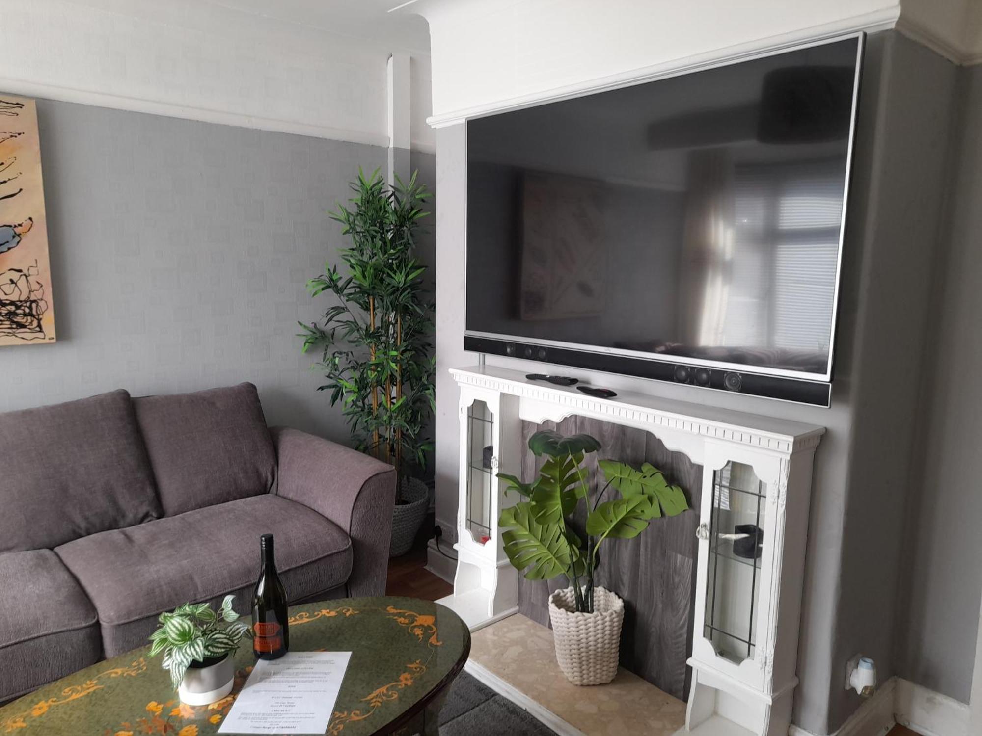 Villa Bright 4-Bed House 15 Min To Manchester Centre Exterior foto