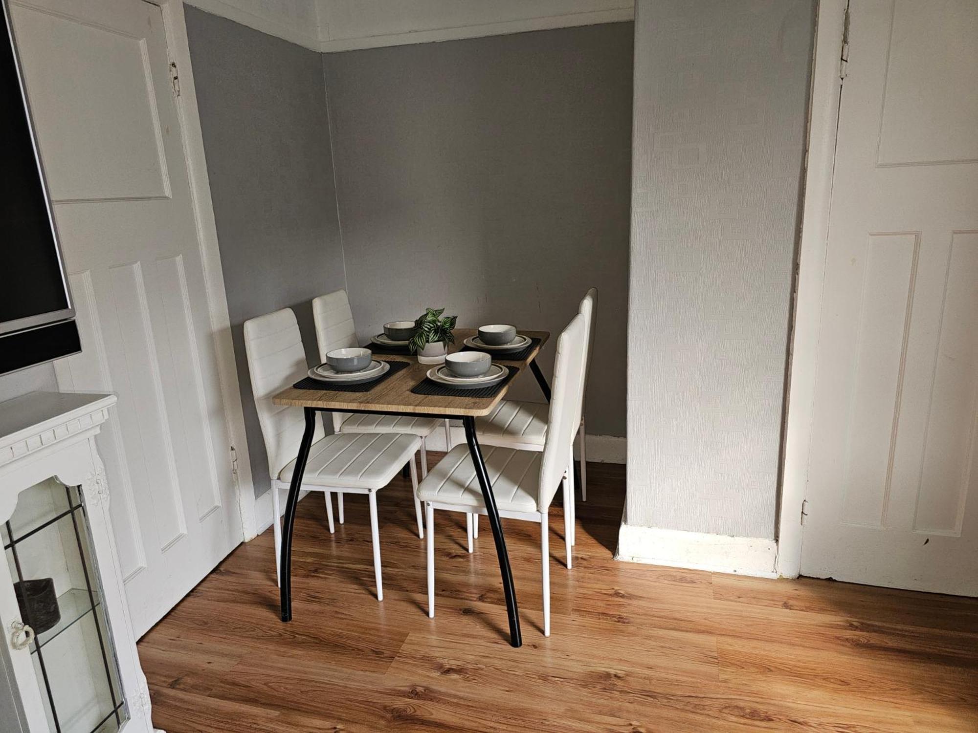 Villa Bright 4-Bed House 15 Min To Manchester Centre Exterior foto